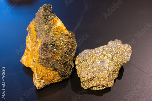 Принти на полотні Pieces of magnetite mineral on a black surface