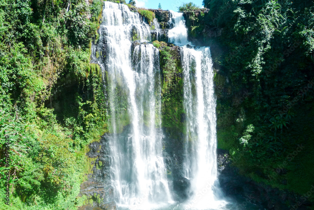 Obraz premium Beautiful Waterfall in Laos