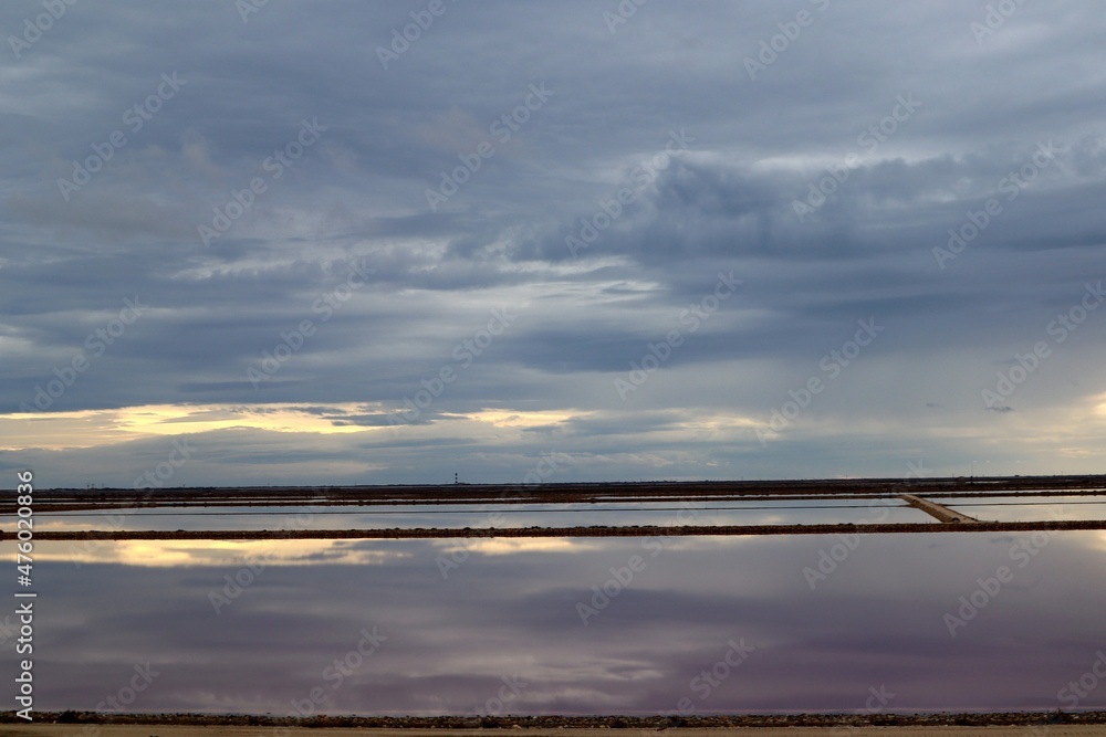 Obraz premium sunset over the river