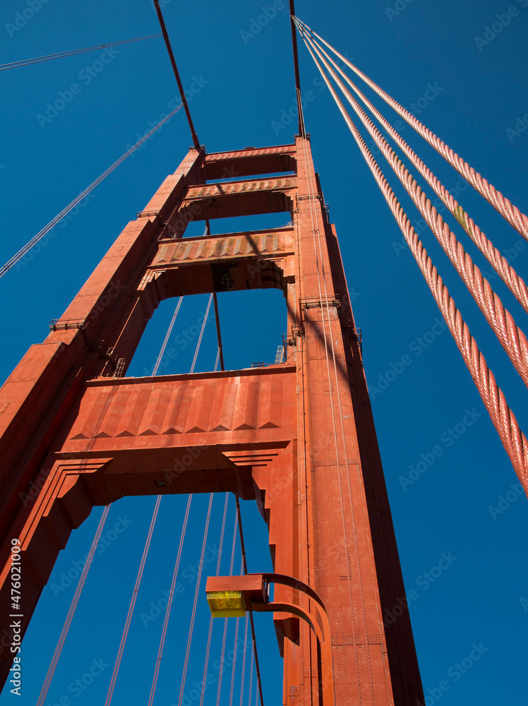 Naklejka premium Details and fragments of the golden gate bridge