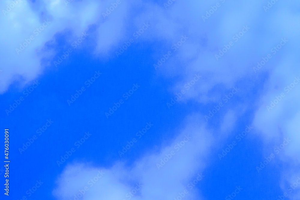 Obraz premium Blurred blue sky and white clouds Seamless outdoor background in high resolution 