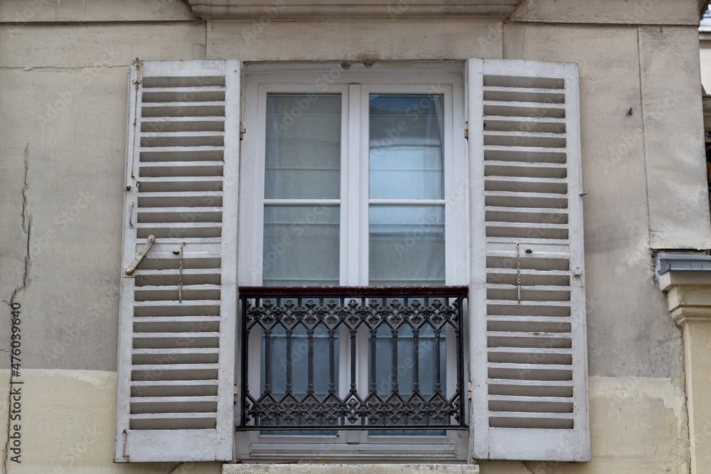 a windows of an building