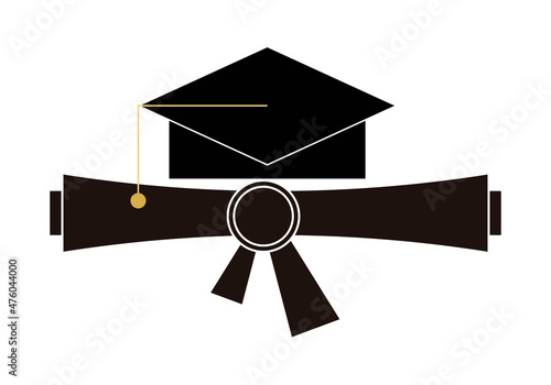 Gorro de graduado con diploma en fondo blanco. 