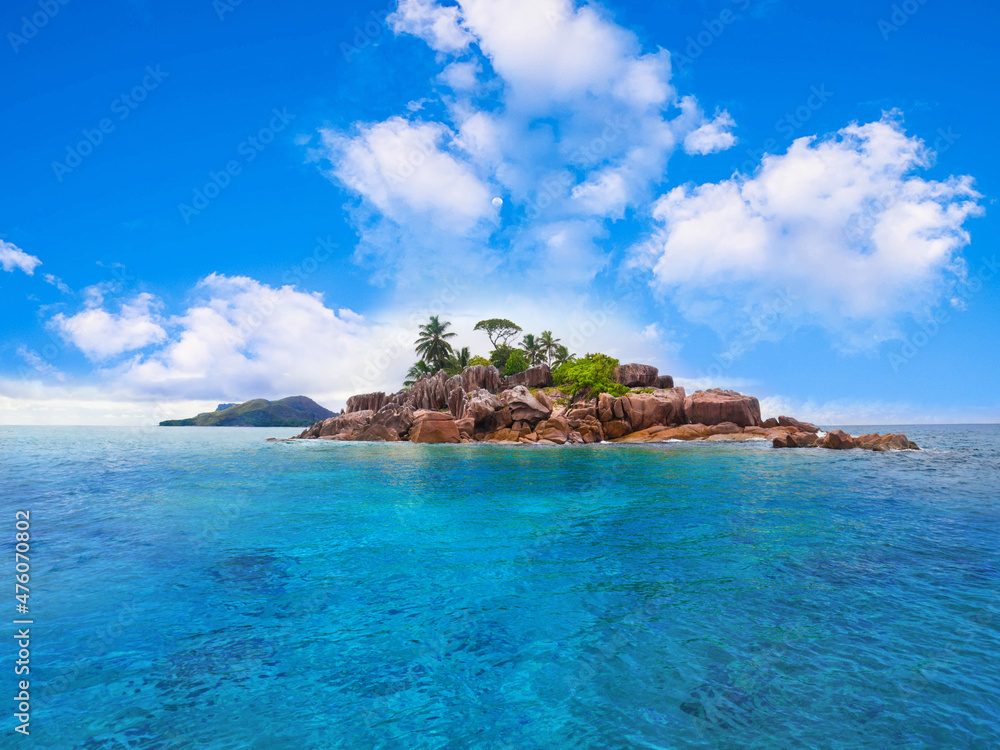 Fototapeta premium Tropical island at Seychelles
