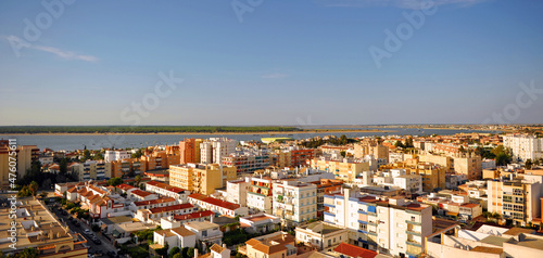 Wallpaper Mural Sanlúcar de Barrameda con el Río Guadalquivir y Doñana al fondo, provincia de Cádiz, España.  Torontodigital.ca