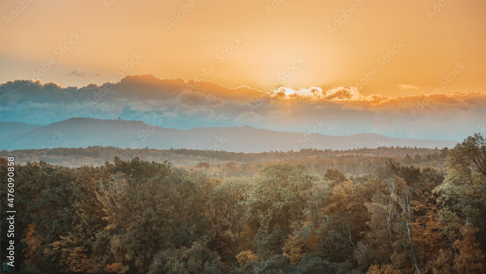 Naklejka premium sunrise over the mountains