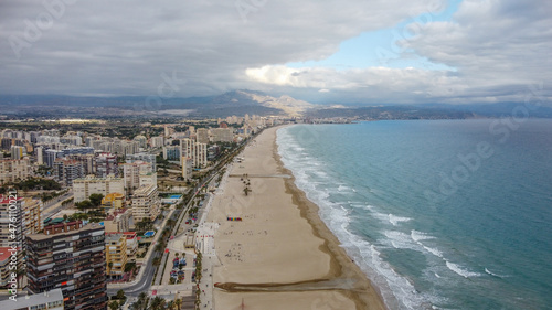Vistas aéreas de la Playa de San Juan en Alicante © Tonikko