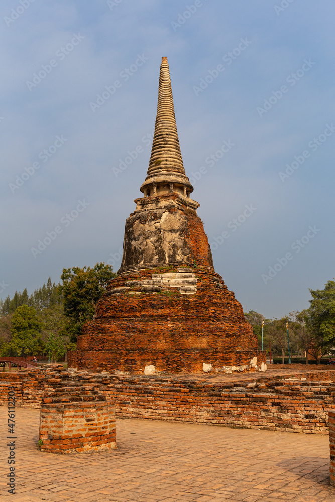 Fototapeta premium verfallene Tempel im Ayutthaya Historical Park