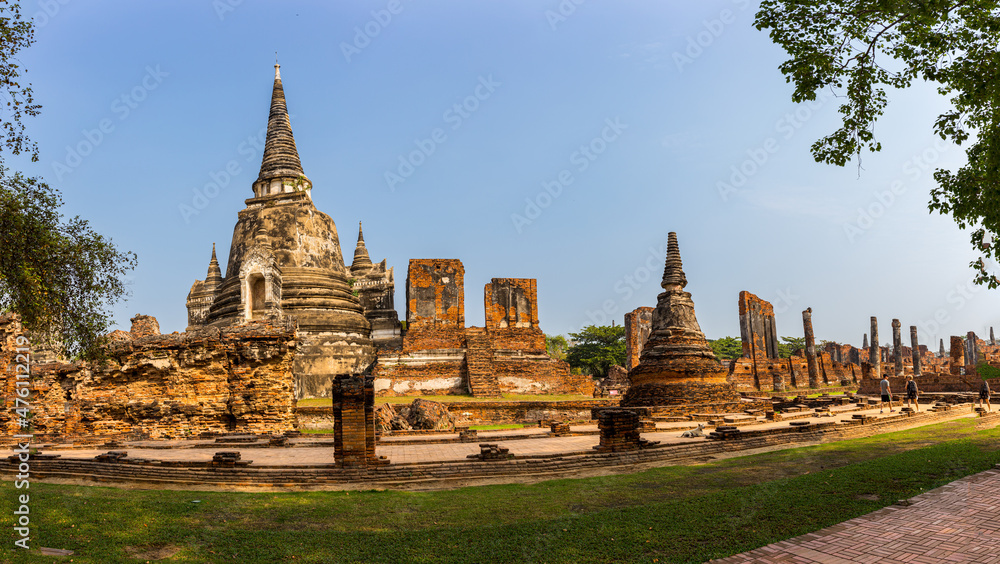 Fototapeta premium verfallene Tempel im Ayutthaya Historical Park