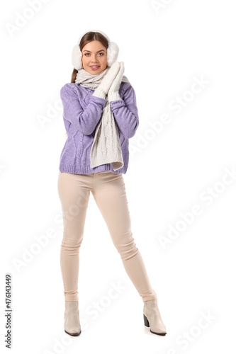 Beautiful young woman in wa...
