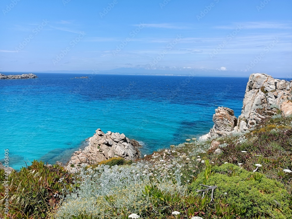 Suggestivo orizzonte marino e paesaggio naturale presso Capo Coda cavallo Sardegna Italia