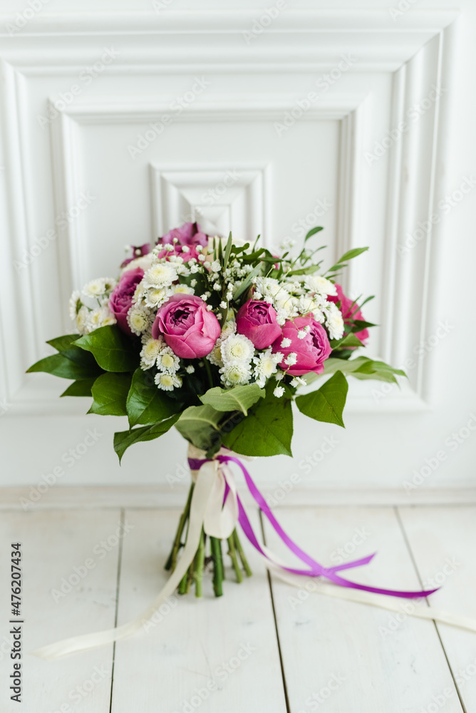 Bridal bouquet of roses. 