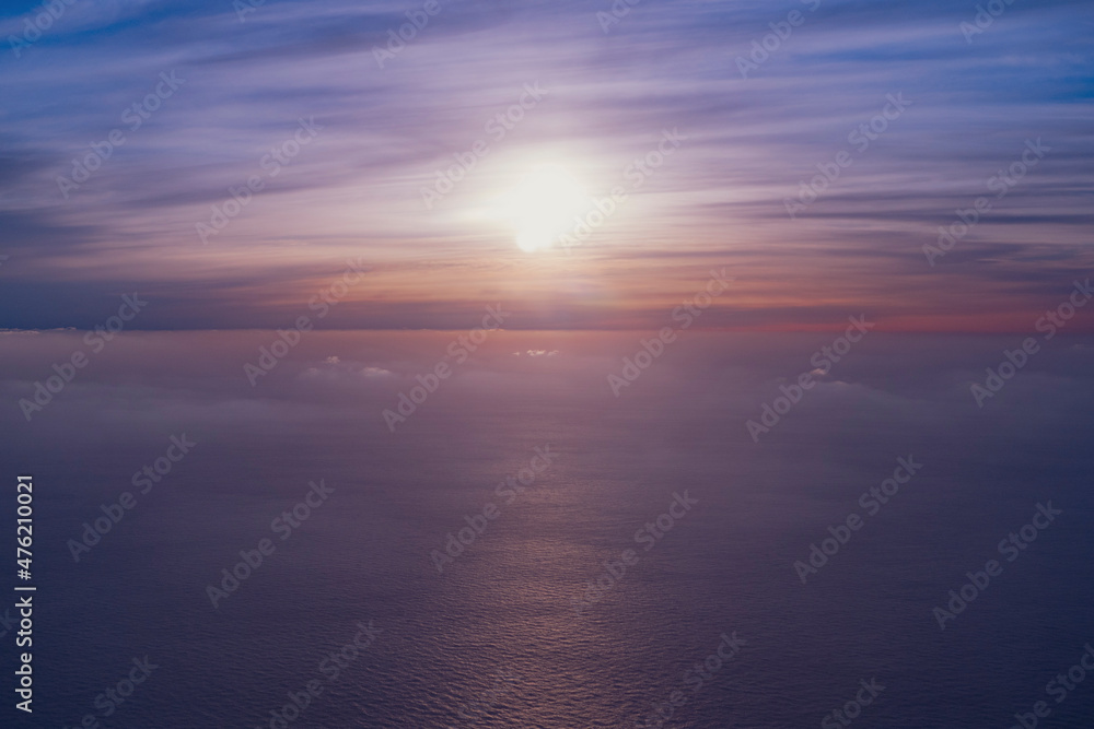 夕方の海と空