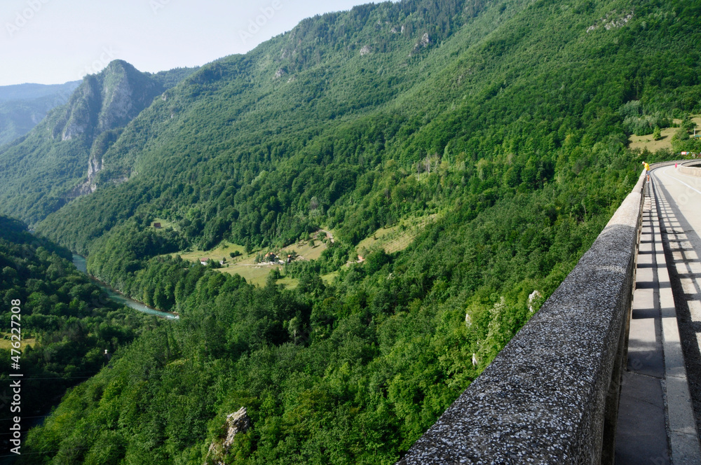 Blick von der Tara-Brücke Blick von der Tara-Brücke