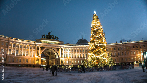 
Christmas tree on the palace square in St. Petersburg, with garlands, photo at night