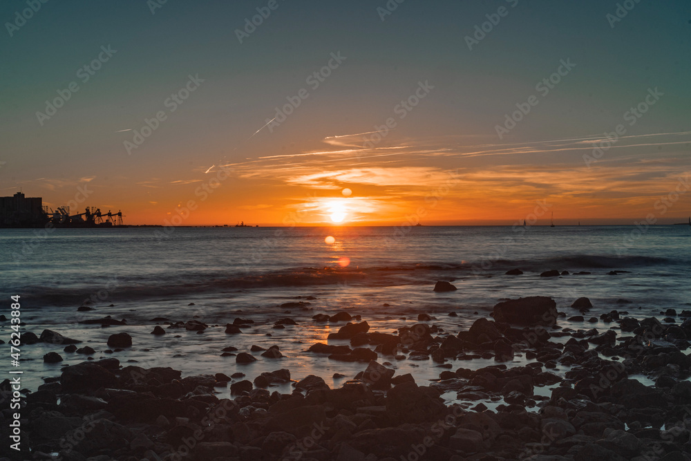 Naklejka premium sunset on the beach