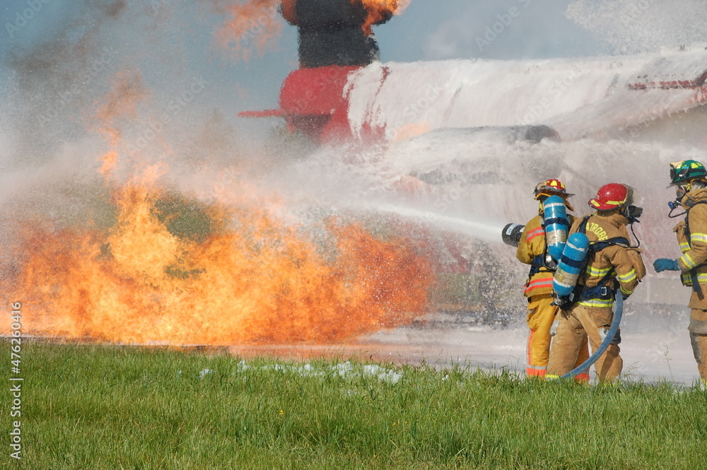 Fototapeta premium firefighters in action