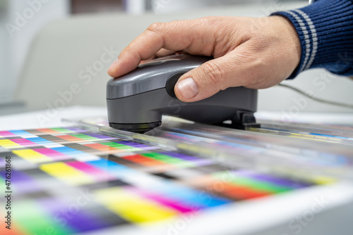 Digital printing press calibration with CMYK color chart