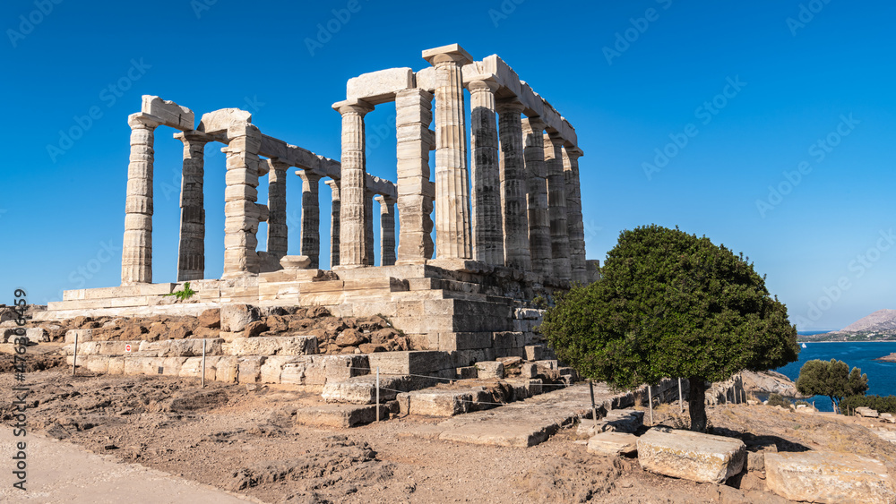 Morning at the temple on Cape Sounion