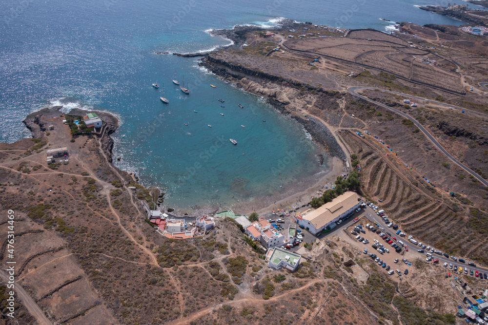 Fototapeta premium Fotografía aérea del Puertito de Adeje en el sur de la isla de Tenerife, Canarias