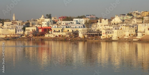 Fototapeta Naklejka Na Ścianę i Meble -  Pushkar lake in the morning