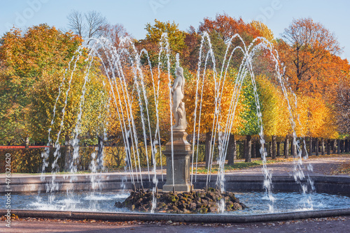 Fountain in the autumn city park.