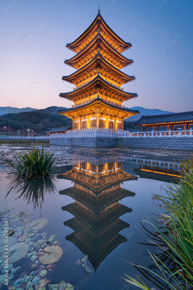 Naklejka premium Pagoda temple-South Korea