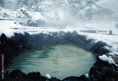 雪の温泉