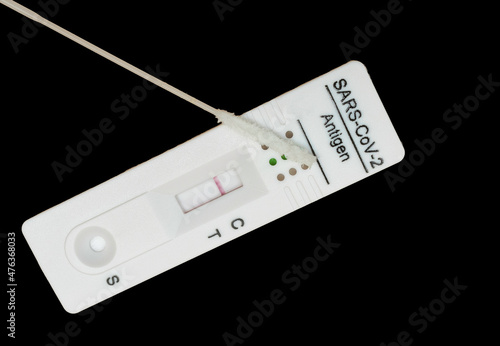 Obraz na płótnie A personal Covid antigen test device w salonie