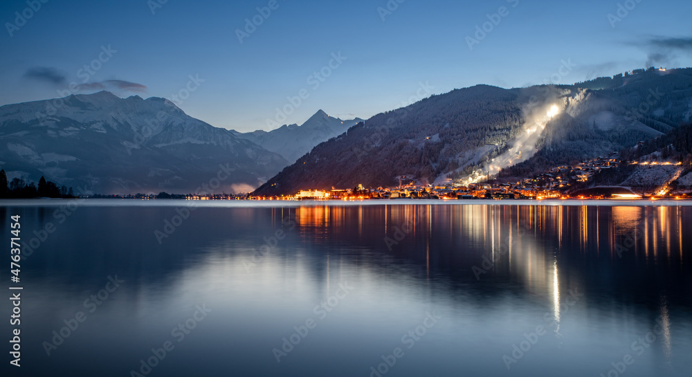 Panorama of the Zeller See with the town of Zell am See and the Kitzsteinhorn in winter, Salzburger Land, Austria