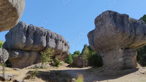 Formaciones rocosas en la ciudad encantada de Cuenca, España photo