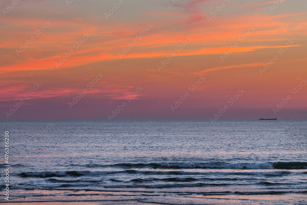 Fototapeta premium sunset in the sea