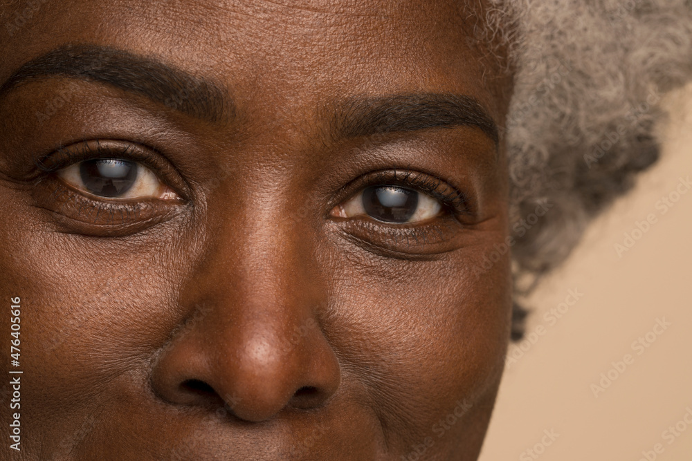 Obraz premium Close-up of face of mature woman