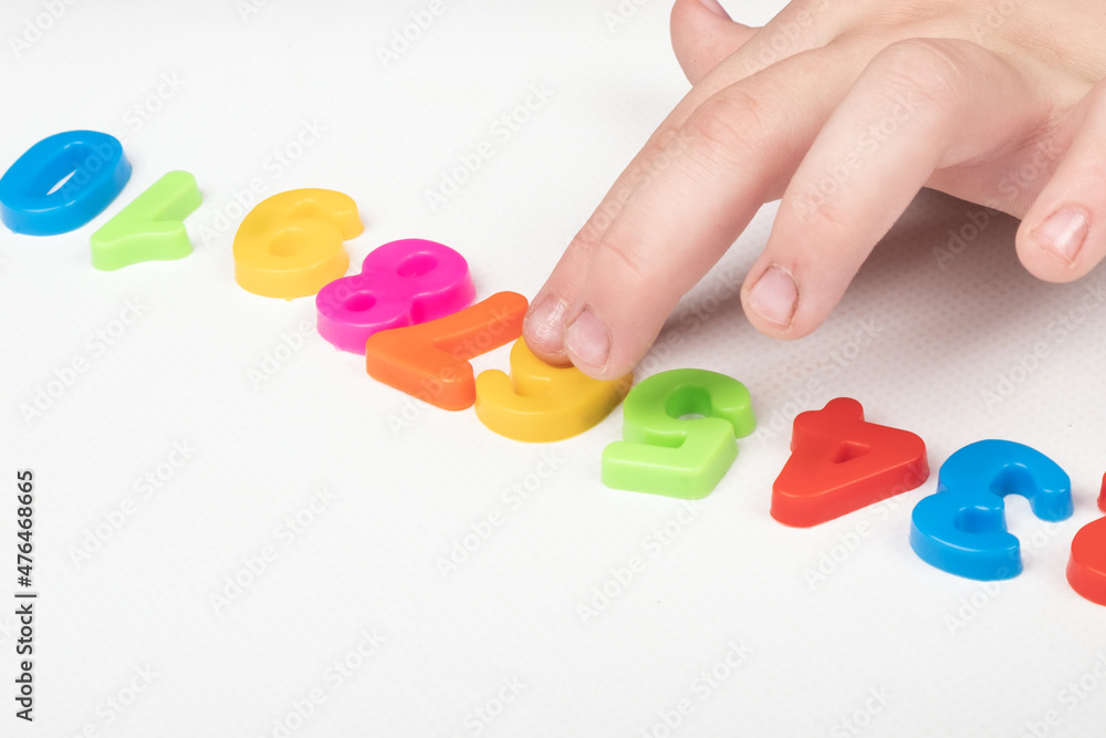 the child learns to count. children Preschool education the child learns to count. children Preschool education