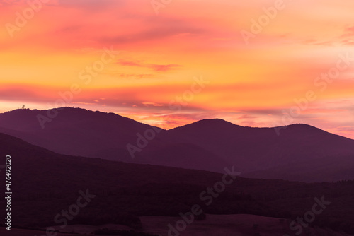 Bergepanorama bei Sonnenuntergang im Reit in Winkle mit Berge als Silhouette © H. Rambold