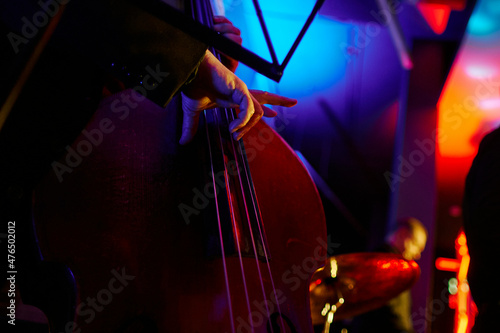 Photography jazz musicians in the restaurant in the evening