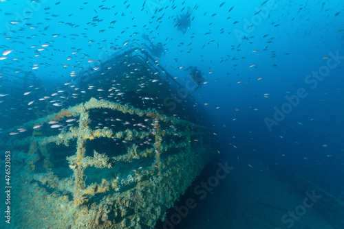 relitto di petroliera nel mar ligure vicino ad Arenzano con sub