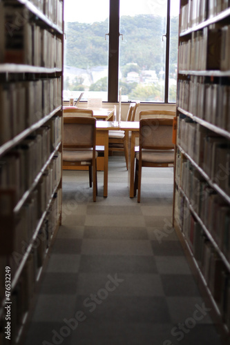 図書館では静かに
