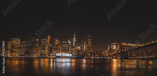 city at night © ChrisSh0ts