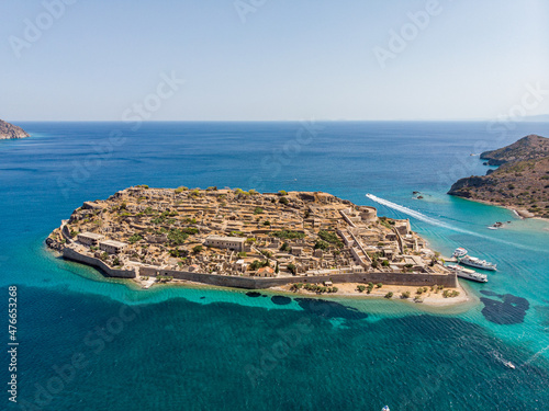Luftaufnahme der Insel Spinalonga vor Kreta, auf der früher Leprakranke untergebracht wurden
