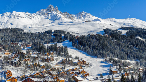 France, Savoie (73), Méribel, les 3 vallées, aux pieds des pistes de ski.