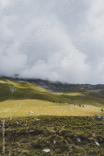 Landschaft in den Wolken am Gaviapass in Italien photo