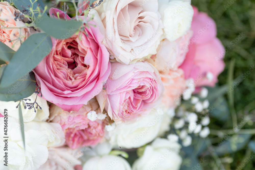 Obraz premium wedding bouquet of roses, pink and white flowers