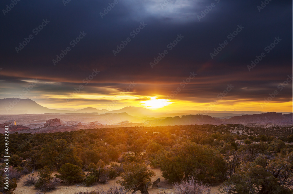 Obraz premium Mountains on sunset