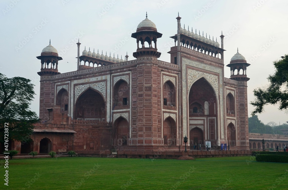 Darwaza, the main gateway to Taj Mahal
