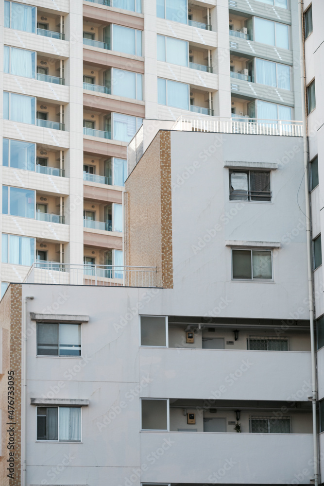 建ち並ぶビルたち　東京、赤坂7丁目の街の風景