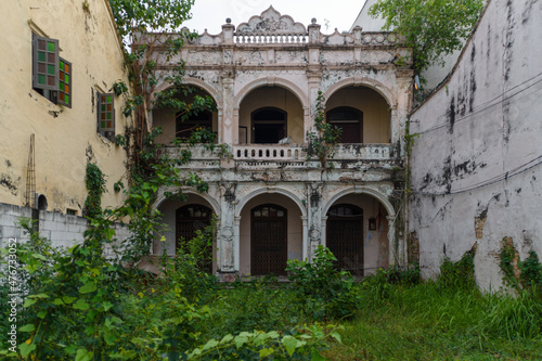 Fototapeta Naklejka Na Ścianę i Meble -  A derelict house in Malacca City, Malaysia.