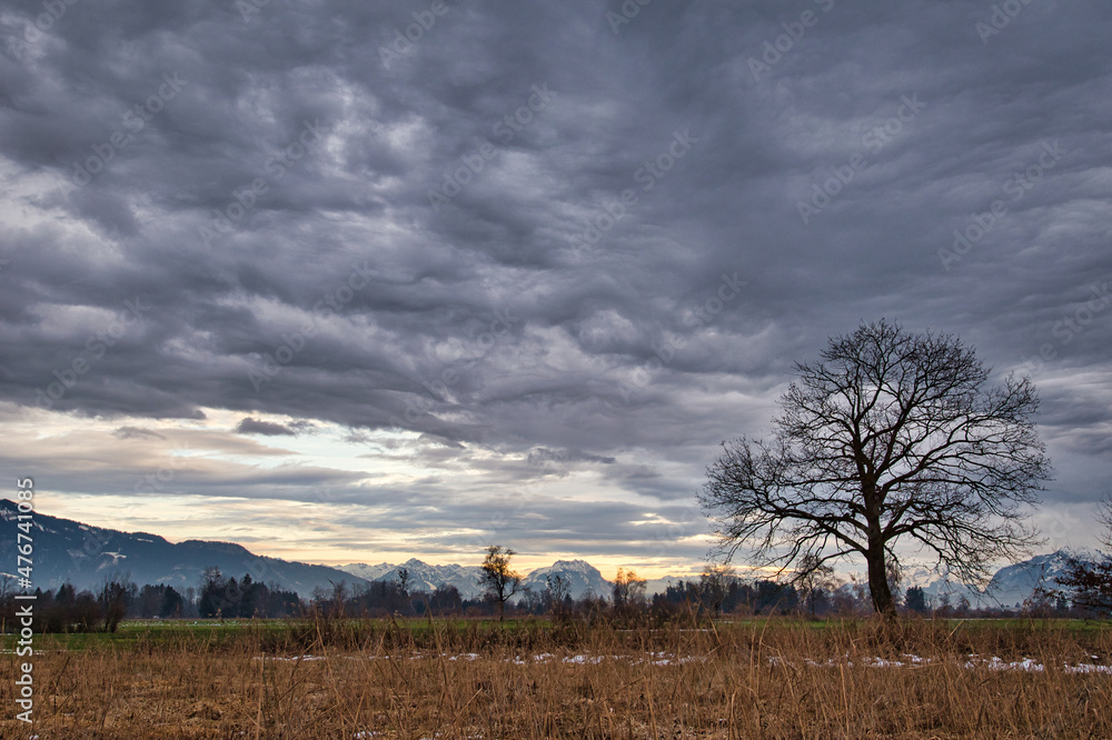 Fototapeta premium Autumn landscape with an interesting cloud formation