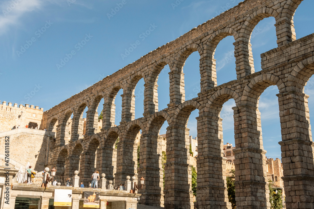 Vista del acueducto de Segovia, España