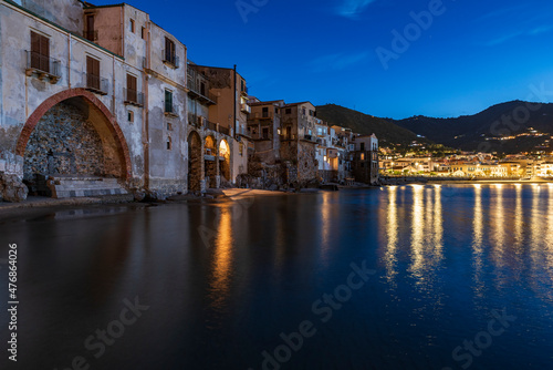 Il pittoresco borgo marinaro di Cefalù al calar della sera, Sicilia	 photo